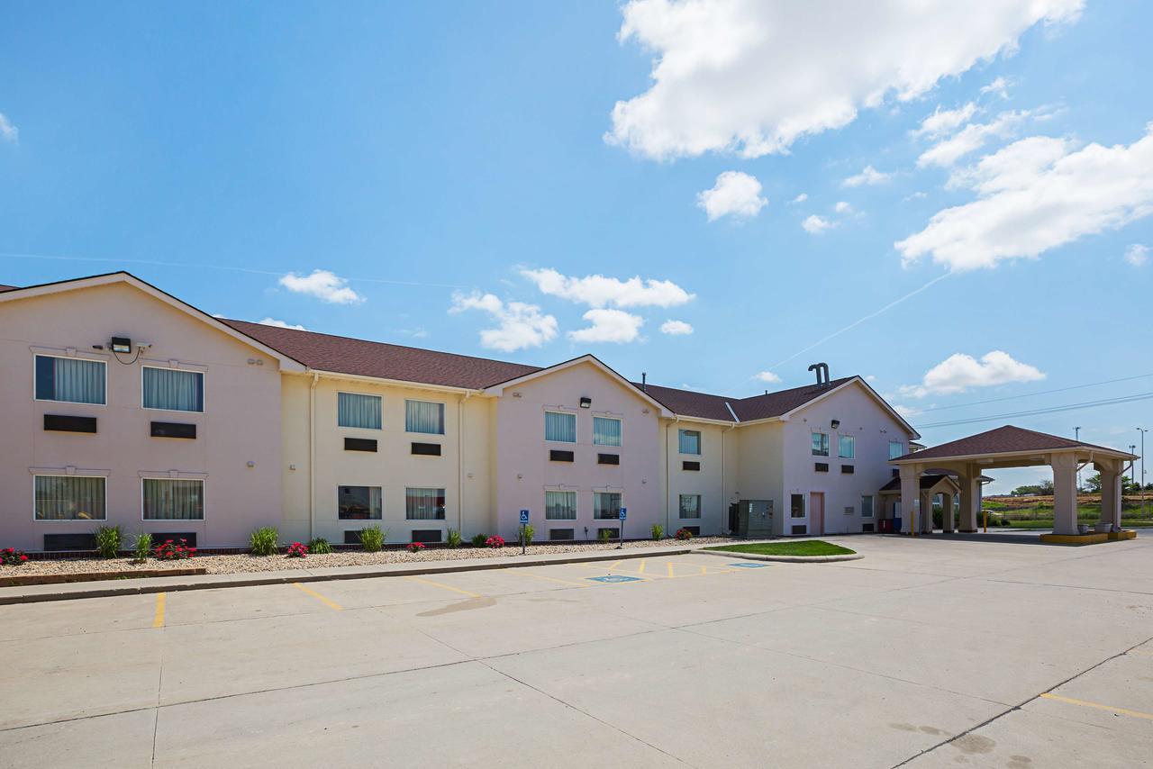 Motel 6 Omaha - Iat West Eksteriør bilde